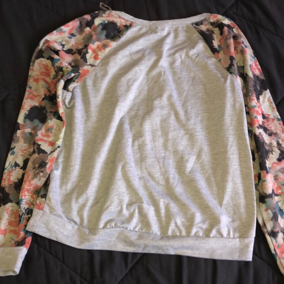 sweatshirt - Picture 2 of 2